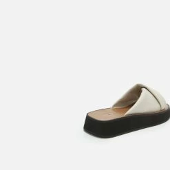 FLATTERED Bea Creme Leather Flat Sandals SHOES