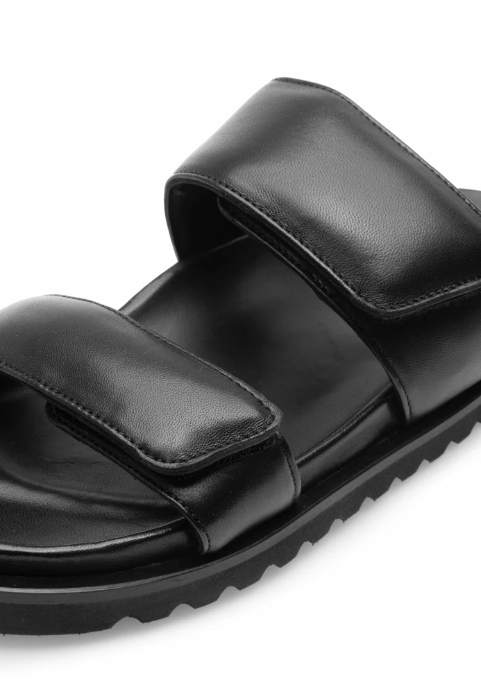 LÄST Corine Black Leather Puffy Sandals SHOES 6 LÄST Corine Black Leather Puffy Sandals SHOES