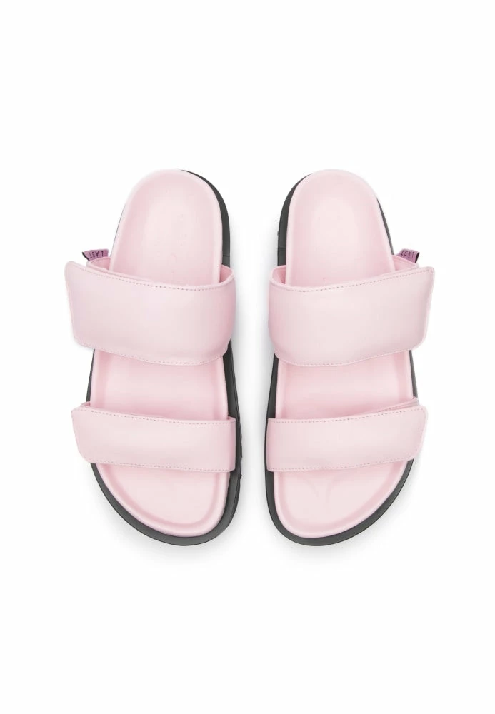 LÄST SHOES Corine Pink Leather Puffy Sandals 4 LÄST SHOES Corine Pink Leather Puffy Sandals