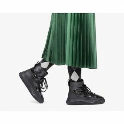 VOILE BLANCHE Cortina Black Sheepskin Moon Boots