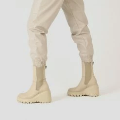 BRONX Curvy Chelsea Camel Boots