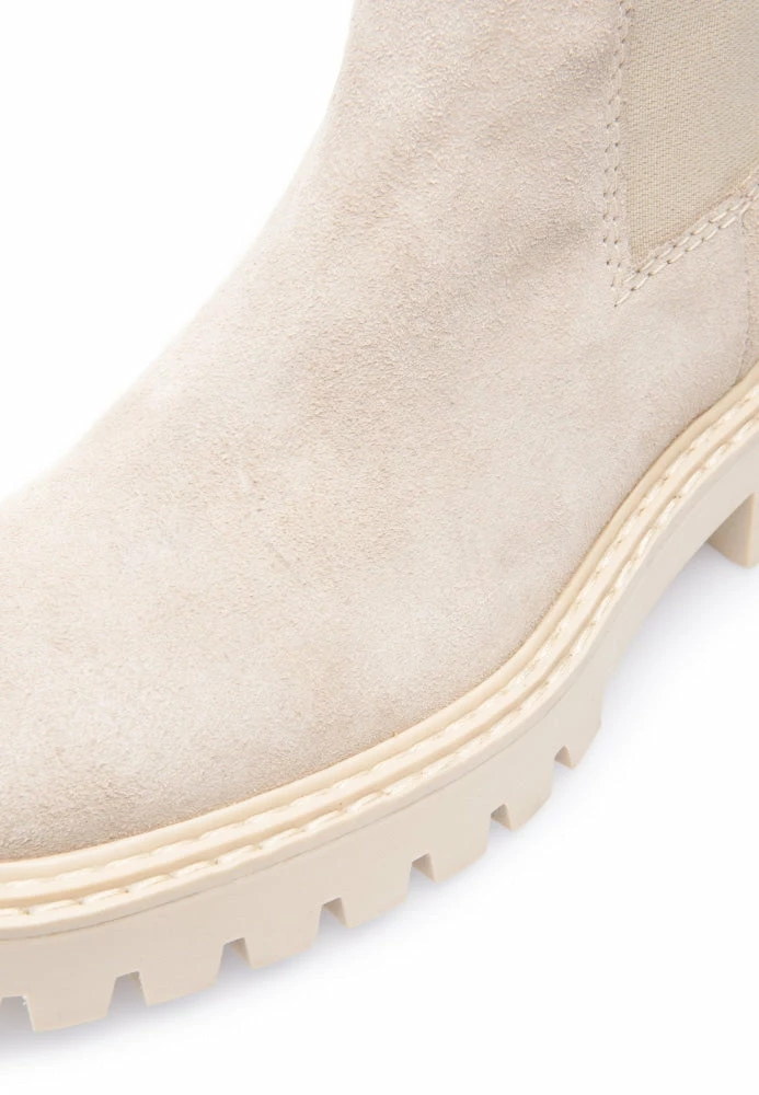 LÄST NEW IN Daze Taupe Suede Chelsea Boots 6 LÄST NEW IN Daze Taupe Suede Chelsea Boots