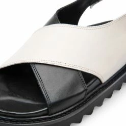 LÄST NEW IN Diana Black Off White Leather Chunky Sandals