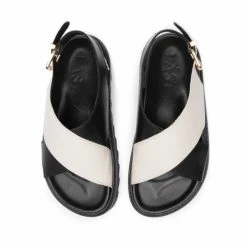 LÄST NEW IN Diana Black Off White Leather Chunky Sandals