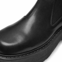 LÄST Ella Black Leather Chelsea Boots