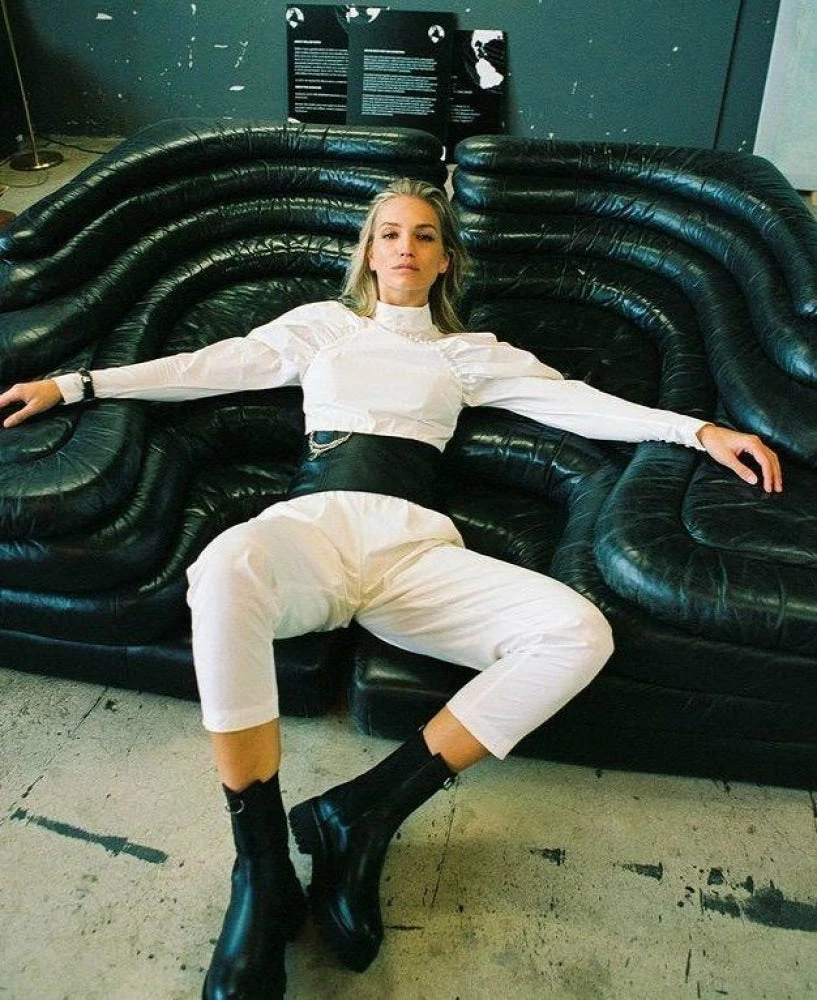 BRONX Groovy Chelsea Black Boots 6 BRONX Groovy Chelsea Black Boots