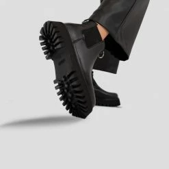 BRONX Groovy Chelsea Low Black Boots