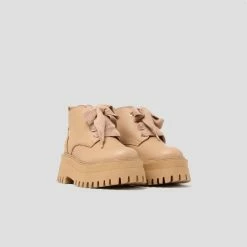 BRONX SHOES Groovy Chunks Laces Dark Camel Low Boots