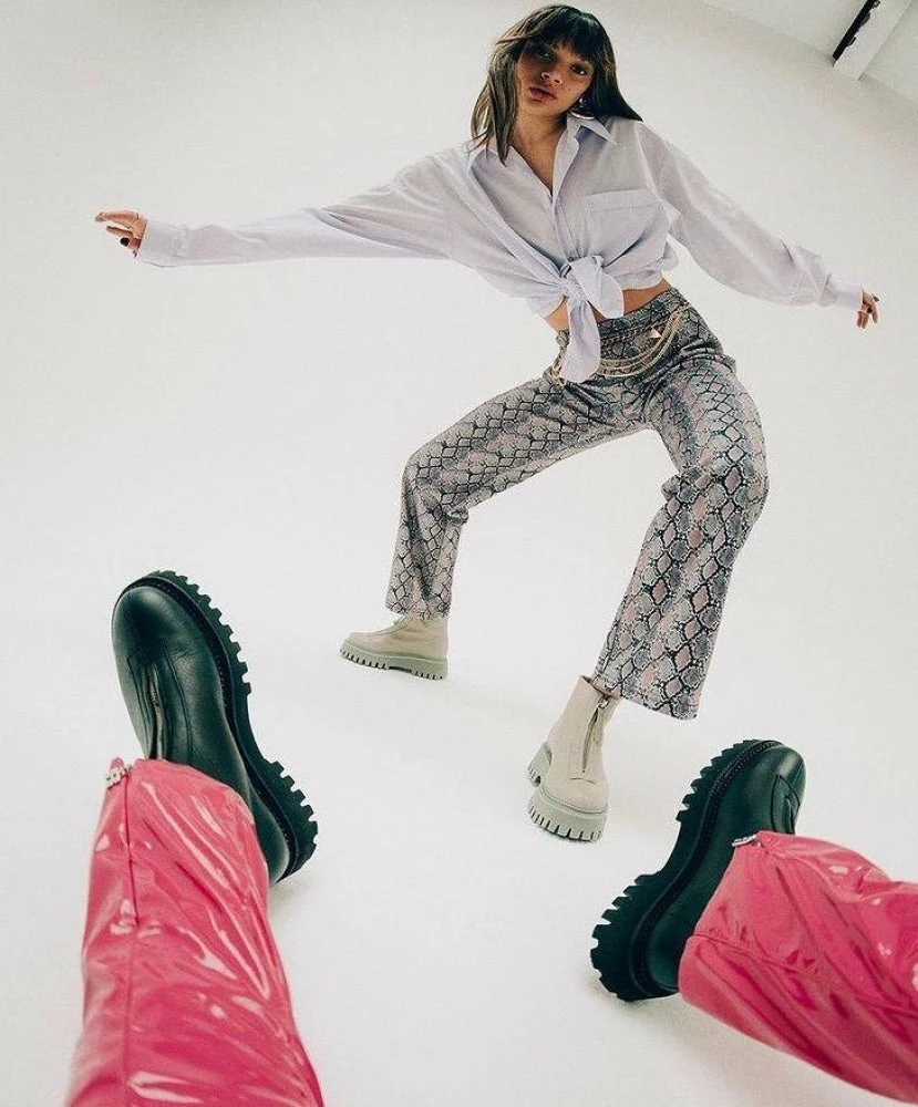 BRONX Groovy Front Zip Black Boots 9 BRONX Groovy Front Zip Black Boots