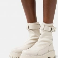 BRONX Groovy Stretch Buckle White Ankle Boots