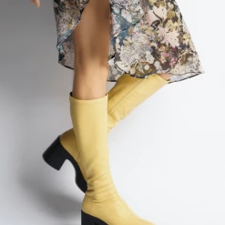 AKAADA Izumi Pastel Yellow Stretch Leather Chunky Boots NEW IN 15 AKAADA Izumi Pastel Yellow Stretch Leather Chunky Boots NEW IN