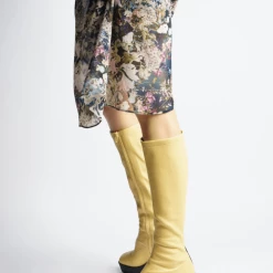 AKAADA Izumi Pastel Yellow Stretch Leather Chunky Boots NEW IN 17 AKAADA Izumi Pastel Yellow Stretch Leather Chunky Boots NEW IN