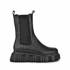 AKAADA Jin Black Chelsea Boots