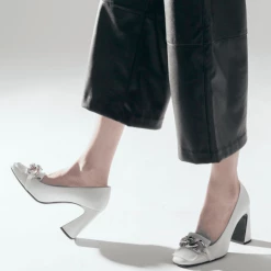 AKAADA Kaiya White Naplak Shoes