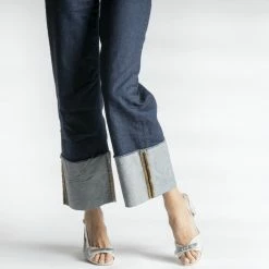 CHANTAL SHOES Luxor Bow Glitter Sandals In Silver