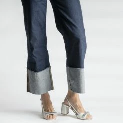 CHANTAL SHOES Luxor Bow Glitter Sandals In Silver