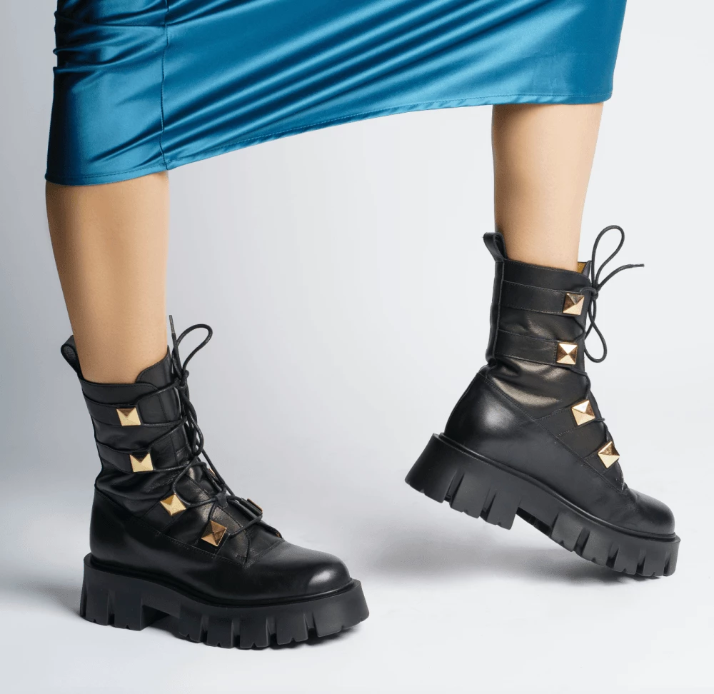 AKAADA SHOES Mako Pyramid Studs Combat Boots 7 AKAADA SHOES Mako Pyramid Studs Combat Boots