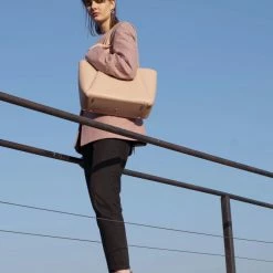 KAAI Midi Pyramid Nude Pink Bag