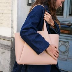 KAAI Midi Pyramid Nude Pink Bag