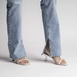 AKAADA Miya White Naplak Sandals