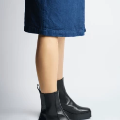 AKAADA SHOES Momo Black Leather Chelsea Boots