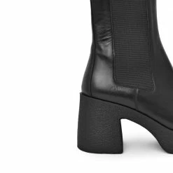 AKAADA SHOES Momo Black Leather Chelsea Boots