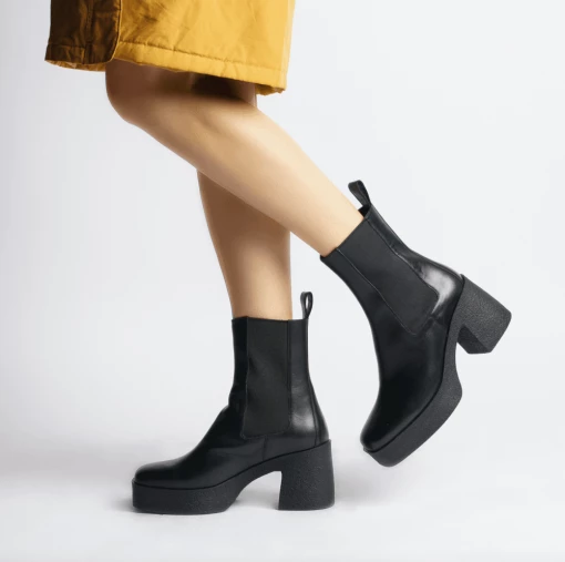 AKAADA SHOES Momo Black Leather Chelsea Boots