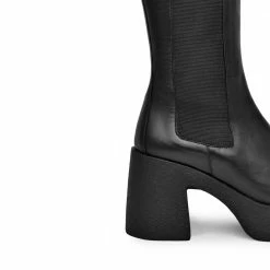 AKAADA SHOES Momoko Black Knee-High Leather Chelsea Boots
