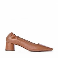 AKAADA SHOES Nyoko Brick Soft Naplak Pumps