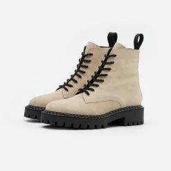 LÄST Paint Boots Beige SHOES