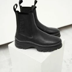 LÄST Powder Chelsea Black Boots 11 LÄST Powder Chelsea Black Boots
