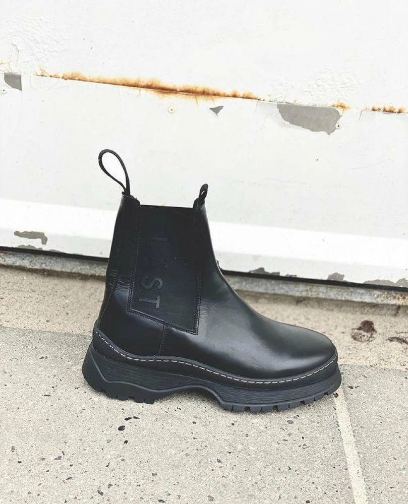 LÄST Powder Chelsea Black Boots 8 LÄST Powder Chelsea Black Boots