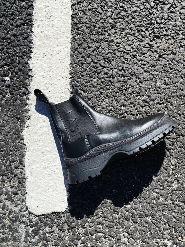LÄST Powder Chelsea Black Boots 9 LÄST Powder Chelsea Black Boots