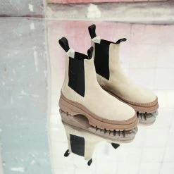 LÄST SHOES Powder Chelsea Suede Beige Boots 14 LÄST SHOES Powder Chelsea Suede Beige Boots