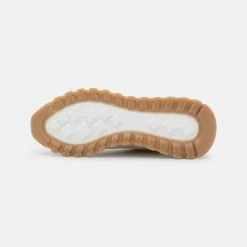 LÄST Rosie Beige Chunky Sneakers