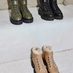 AKAADA Takara Black Winter Ankle Boots