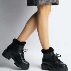AKAADA Takara Black Winter Ankle Boots