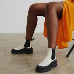 LÄST Trail Off White Chelsea Boots