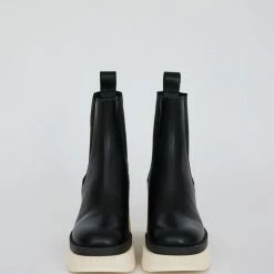 COPENHAGEN STUDIOS Vitello Black Butter Ankle Boots