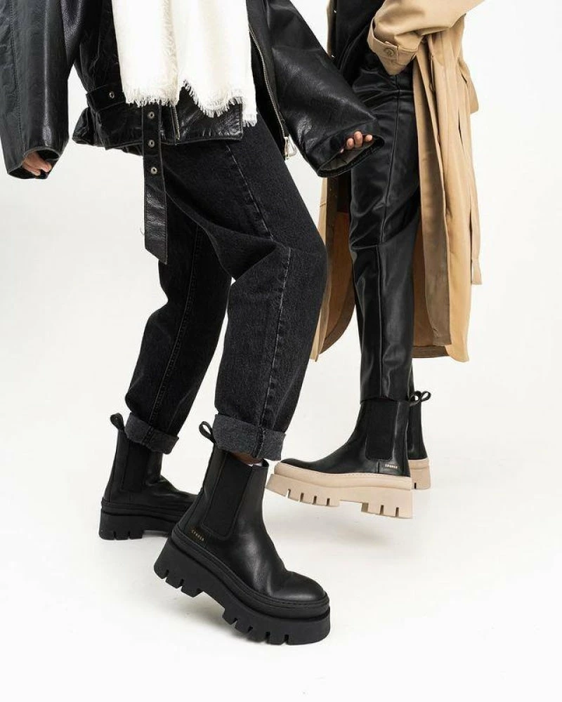 COPENHAGEN STUDIOS Vitello Black Nature Chelsea Boots NEW IN 2 COPENHAGEN STUDIOS Vitello Black Nature Chelsea Boots NEW IN