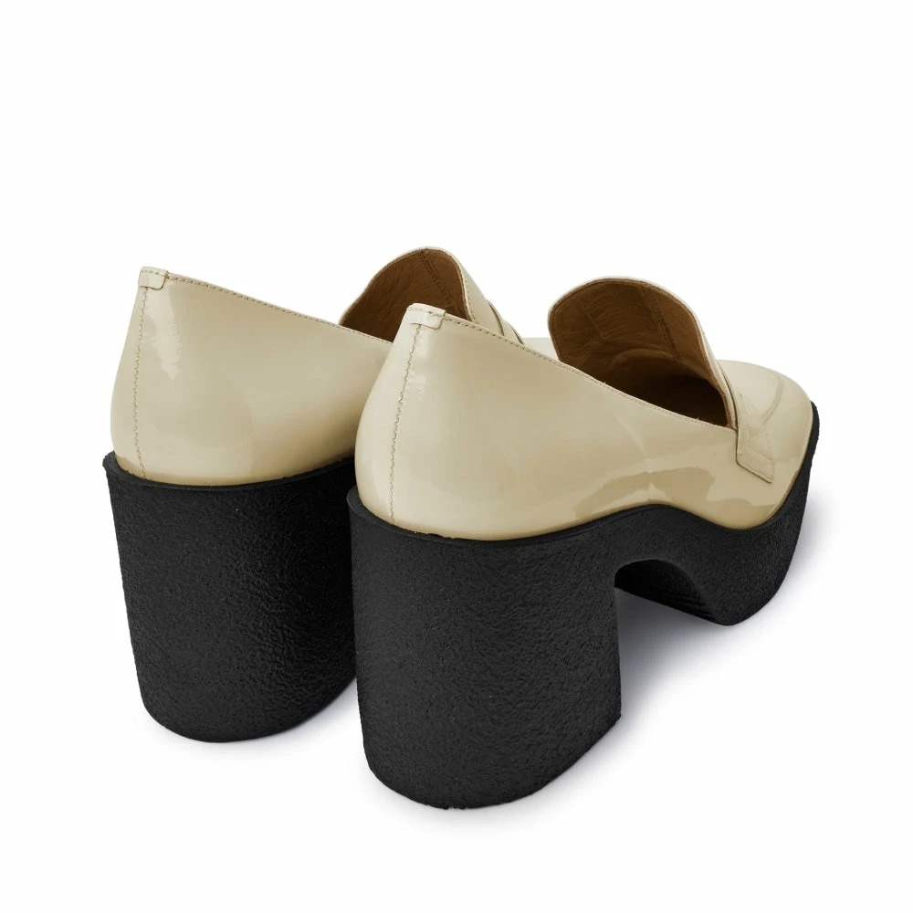 AKAADA Yoko Cream Patent Leather Chunky Loafers 10 AKAADA Yoko Cream Patent Leather Chunky Loafers