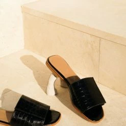 FLATTERED Yola Leather Croco Black Flat Sandals SHOES